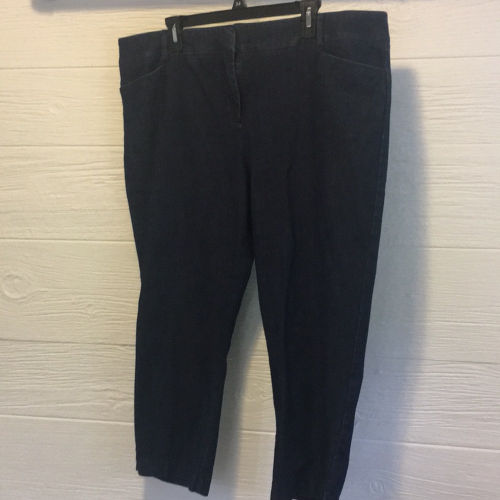 Dark denim cropped pant